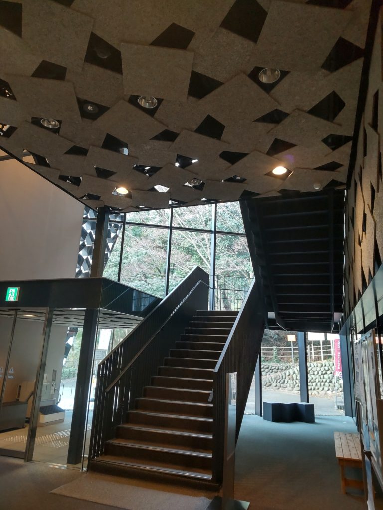 木毛セメント板という斬新な外壁材