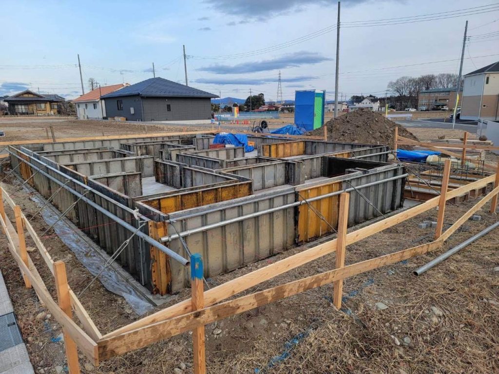 基礎工事中の物件